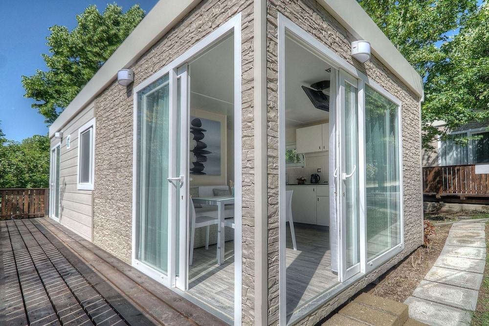 Flaminio Village Park Camping 4*